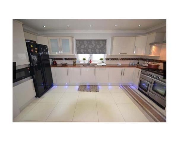  Image of 5 bedroom Terraced house to rent in Newham Way London E6 at Newham Way, London, E6